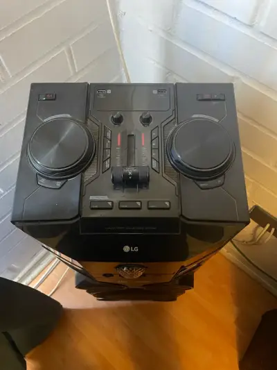 Sistema de sonido LG con DJ Pro - miniatura 1