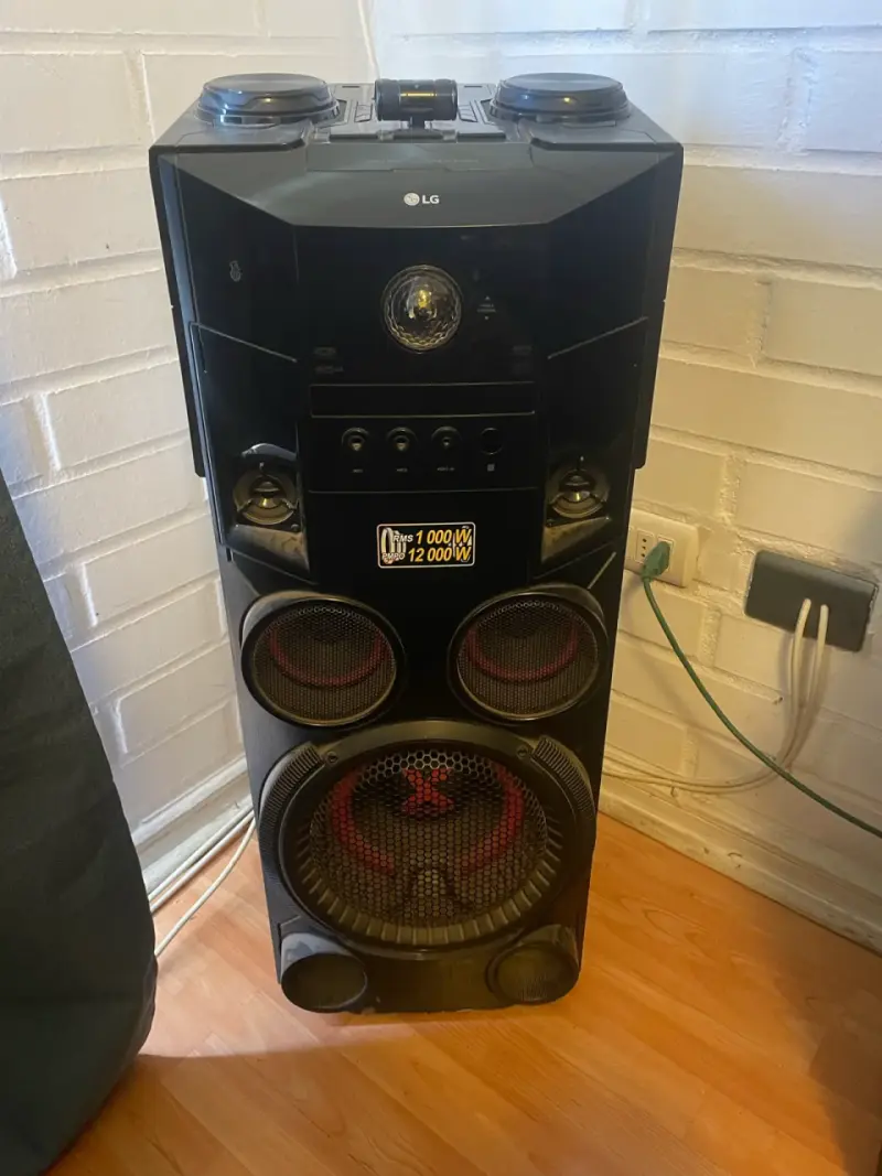 Sistema de sonido LG con DJ Pro - 3