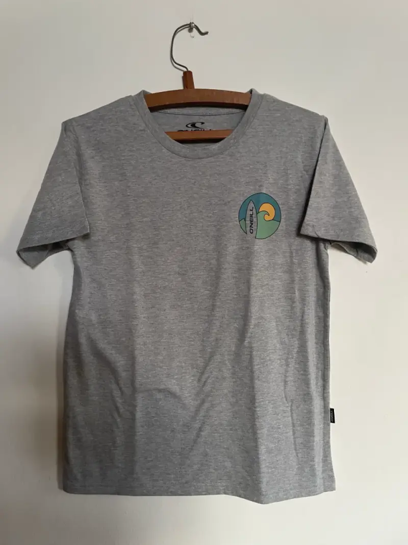 Polera gris con logo O'Neill - 1