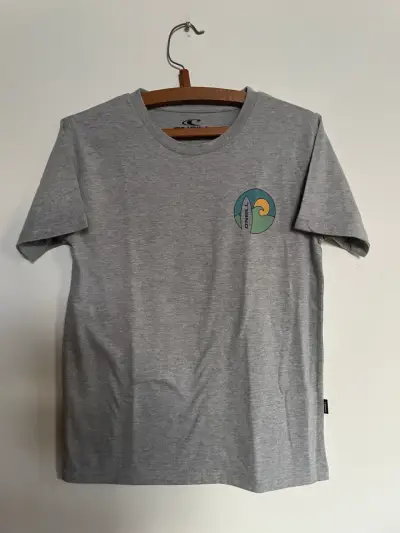 Polera gris con logo O'Neill - miniatura 1