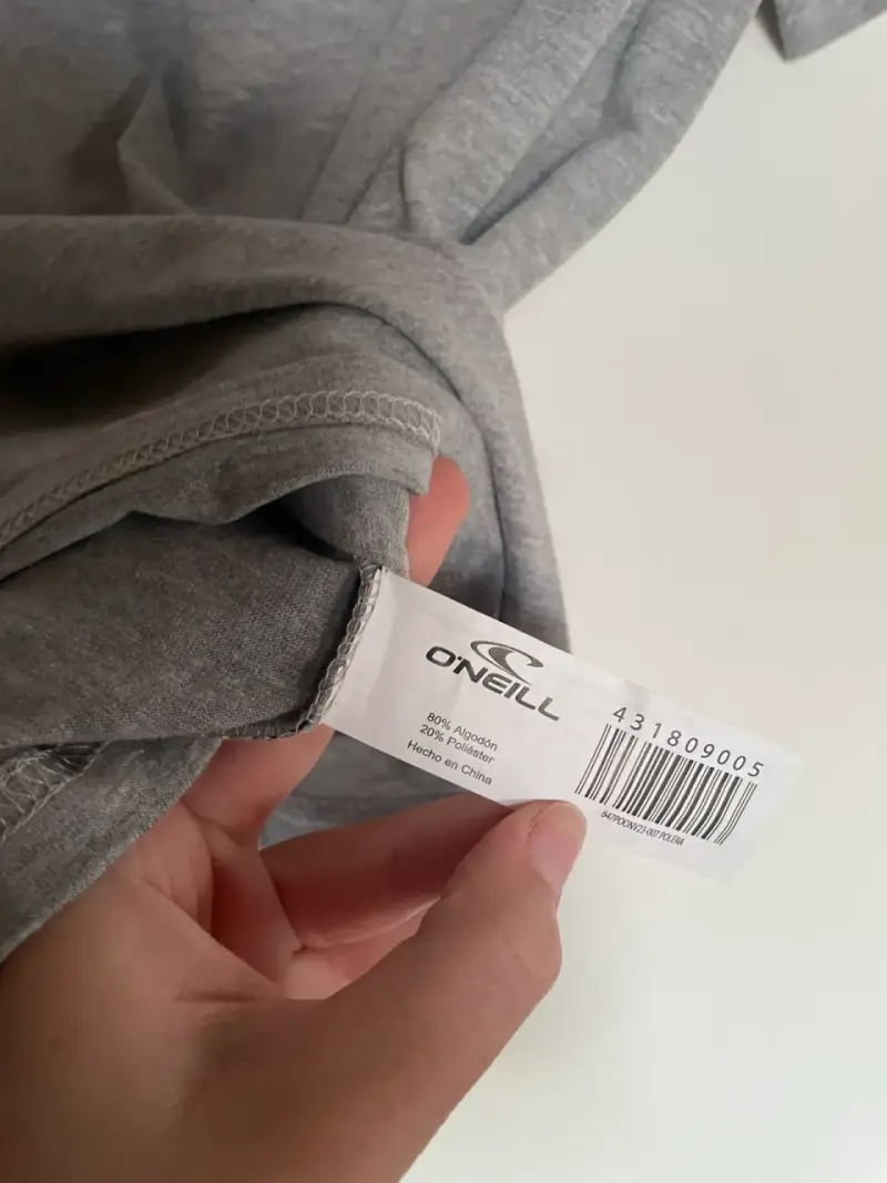 Polera gris con logo O'Neill - 4