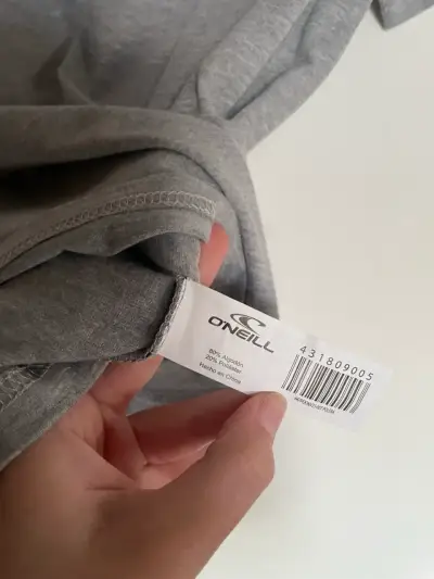 Polera gris con logo O'Neill - miniatura 4
