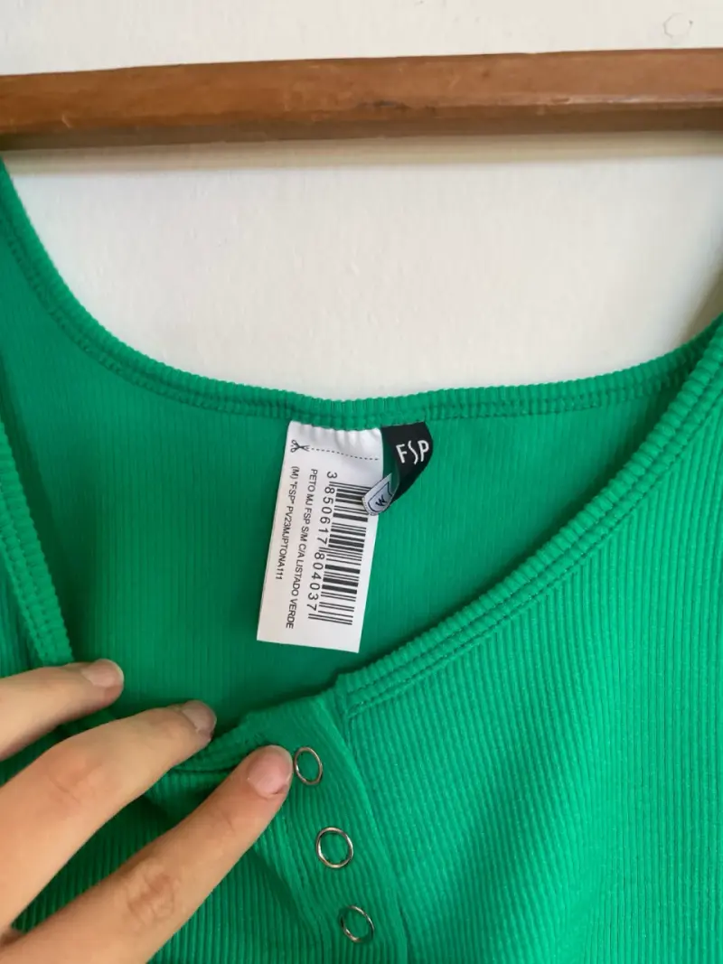 Polera verde sin mangas - 5