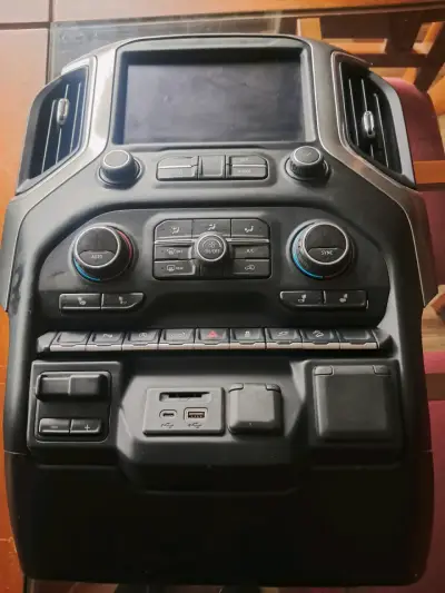 Consola central de auto multimedia - miniatura 1