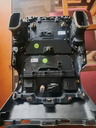 Consola central de auto multimedia - miniatura 2