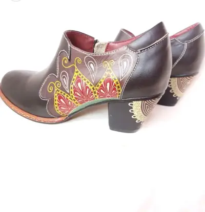 Zapatos de cuero pintados a mano - miniatura 1