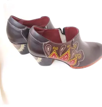 Zapatos de cuero pintados a mano - miniatura 2