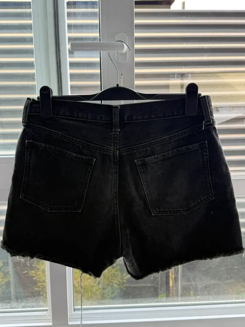Shorts OLD NAVY de mezclilla negros desgastados - 3