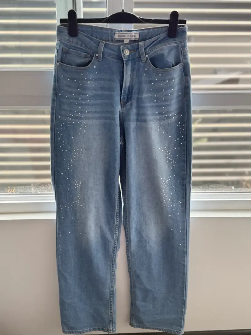 Jeans azules con apliques - 3