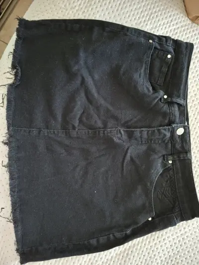 Falda de mezclilla negra - miniatura 1