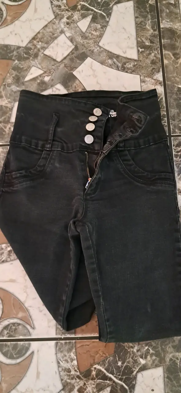 Jeans push up negros