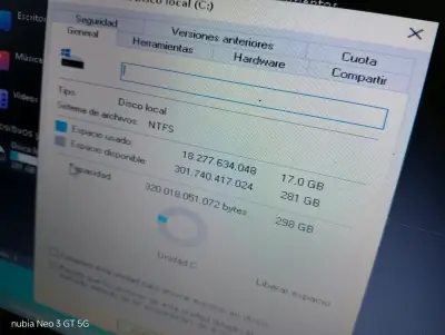 Laptop HP con cargador - miniatura 3