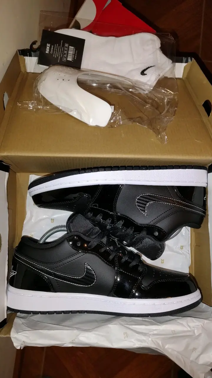 Zapatillas negras Nike nuevas - 1