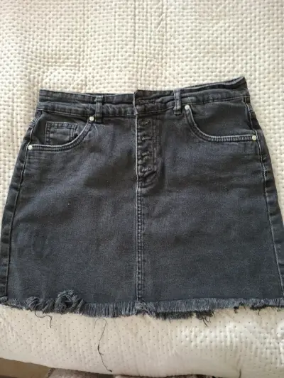Falda denim negro desgastada - miniatura 1