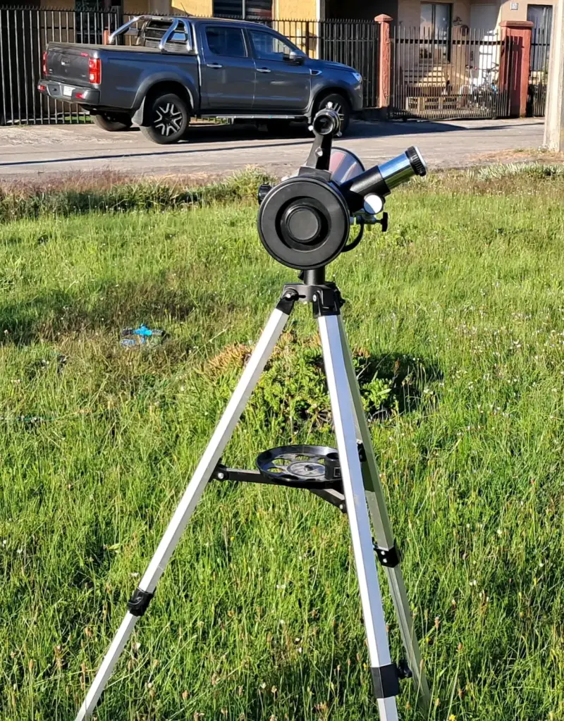 Telescopio con trípode - 2