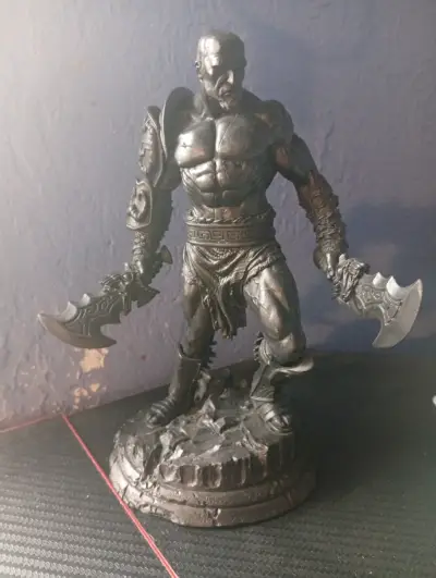 Figura Kratos edición god of war Omega collection - miniatura 3
