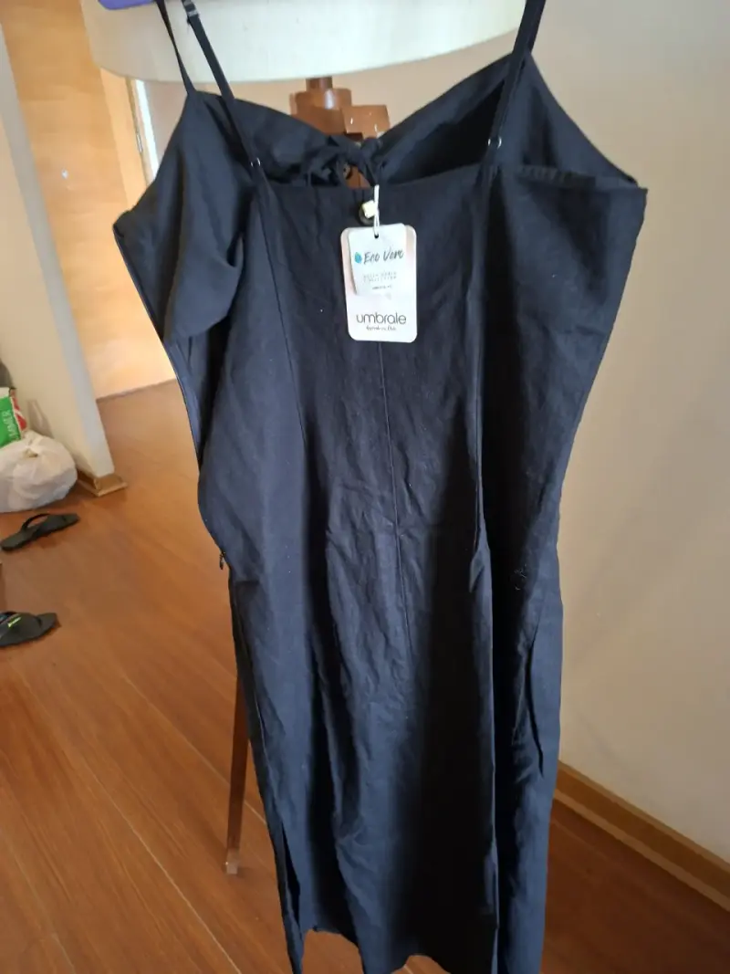 Vestido negro de tirantes - 2