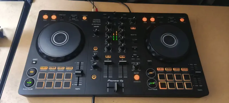 Consola DJ Pioneer 2 canales - 4