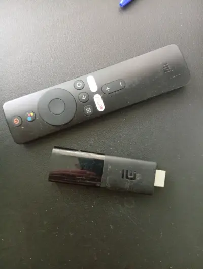 Control remoto y dongle HDMI - miniatura 1