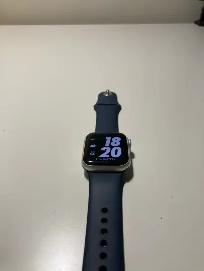 Apple Watch SE 2da generación - miniatura 1