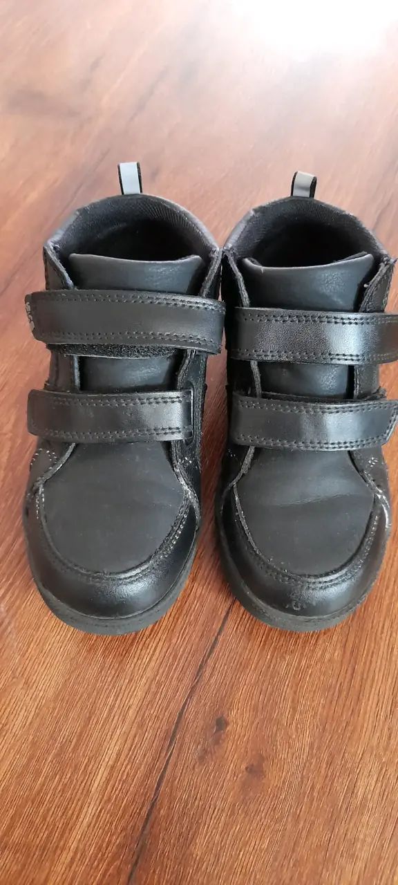 Zapatos negros para niños