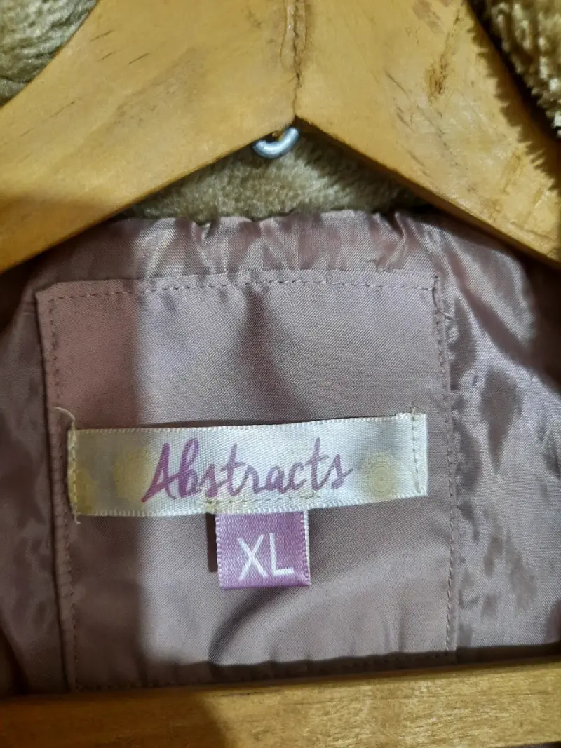 Chaqueta acolchada con capucha - 4