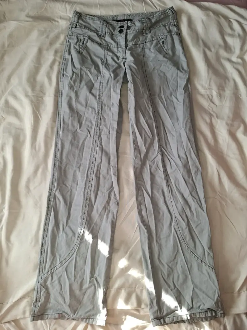 Pantal贸n gris para mujer - 1