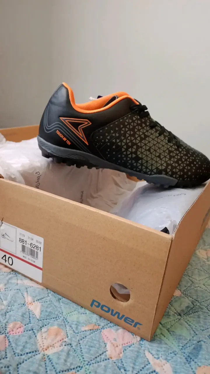 Zapatos de fútbol Power nuevos - 3