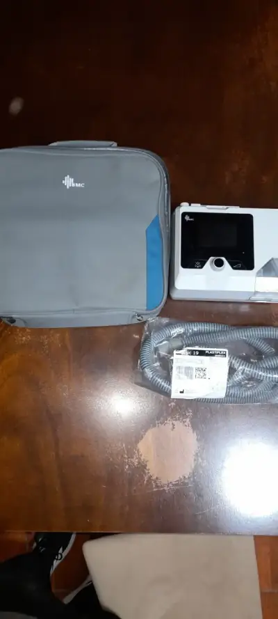 Máquina CPAP SMC con accesorios - miniatura 1