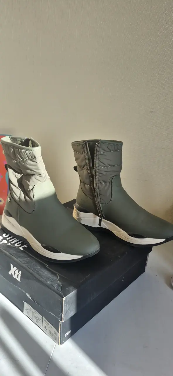 Botines verdes Xti con forro