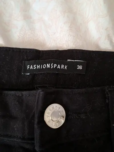 Pantalones negros de mujer - miniatura 2