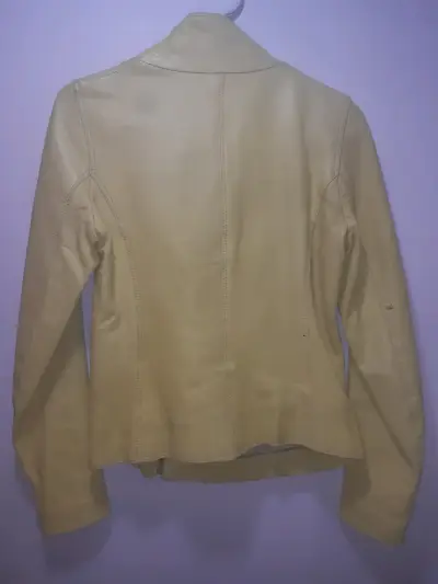 Chaqueta cuero amarillo - miniatura 3