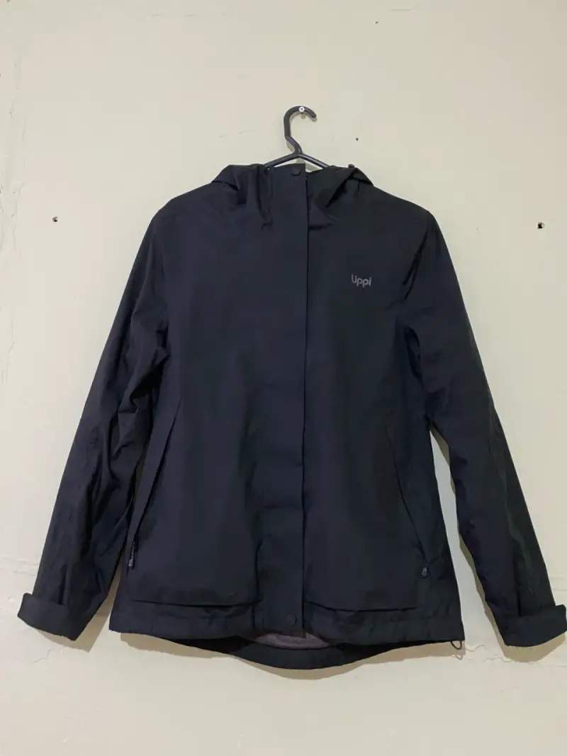 Chaqueta negra lippi con capucha - 1