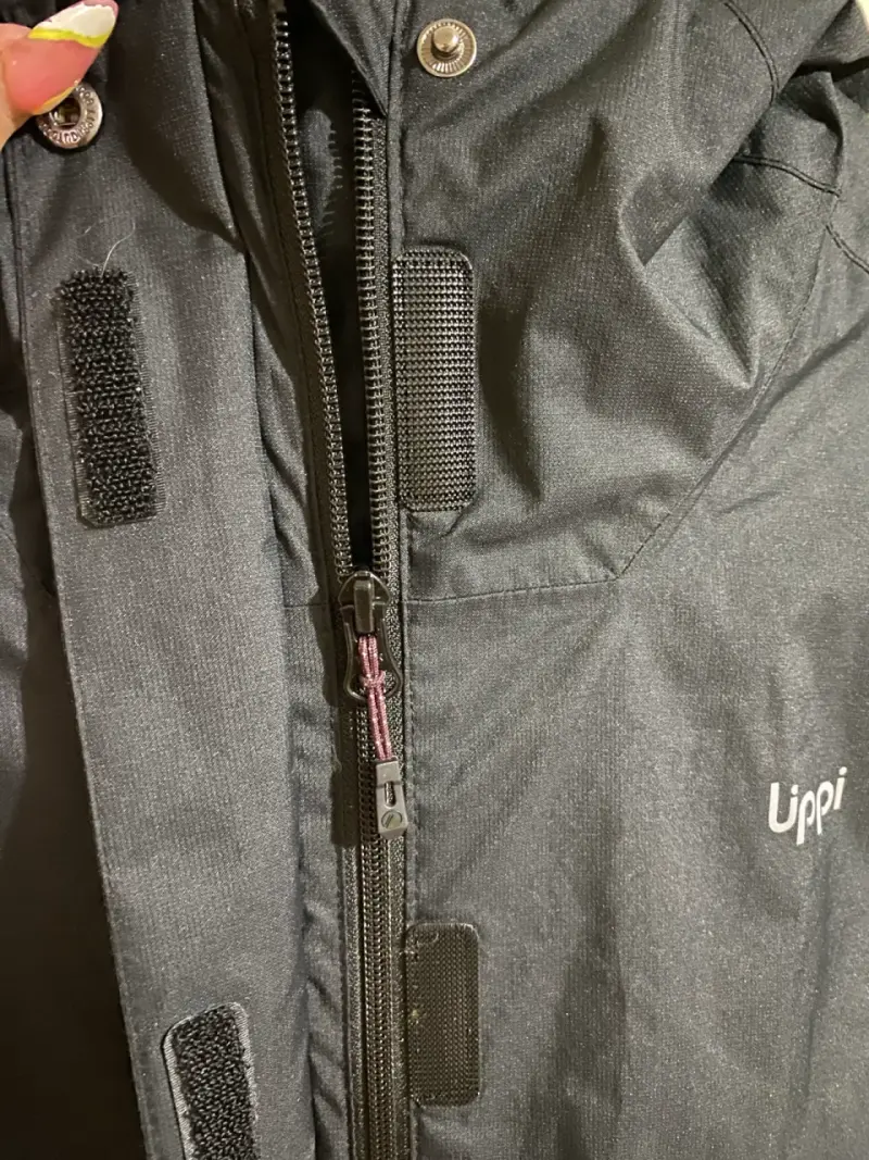 Chaqueta negra lippi con capucha - 6