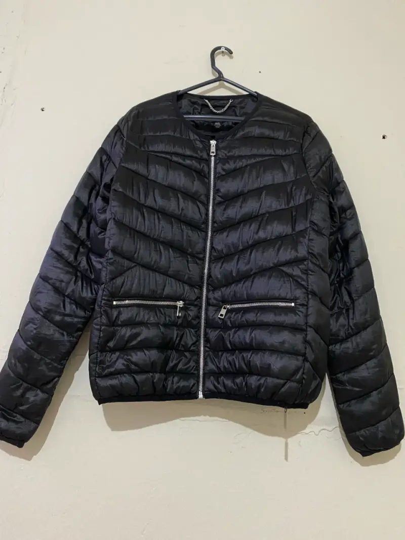 Chaqueta acolchada negra - 1