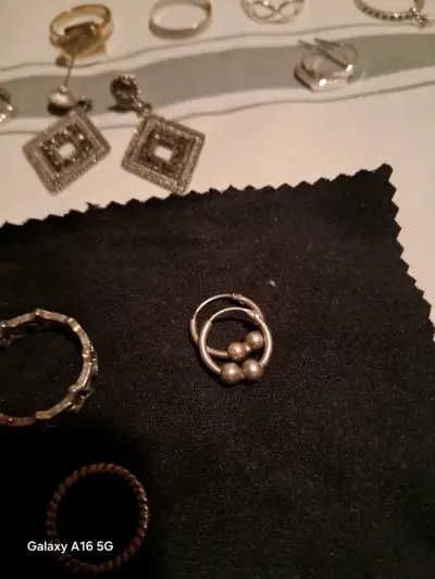 Joyería variada en acero y algo bañada en oro - miniatura 1