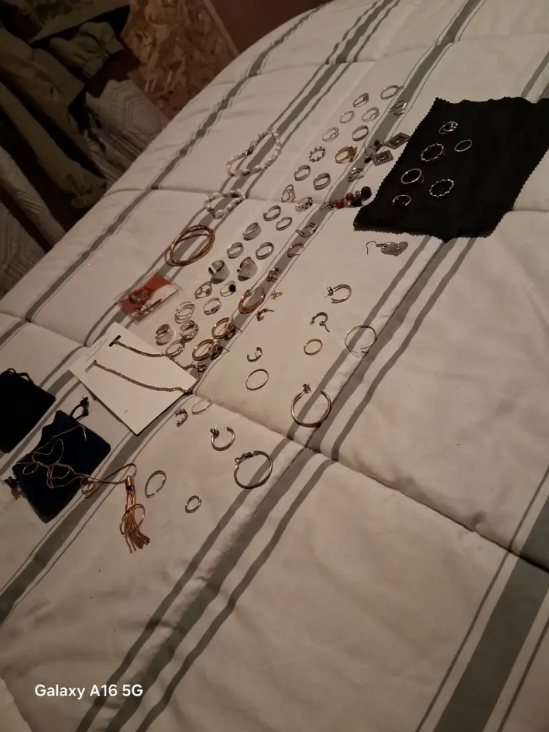 Joyería variada en acero y algo bañada en oro - 3