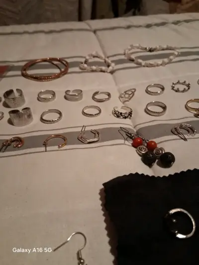 Joyería variada en acero y algo bañada en oro - miniatura 5
