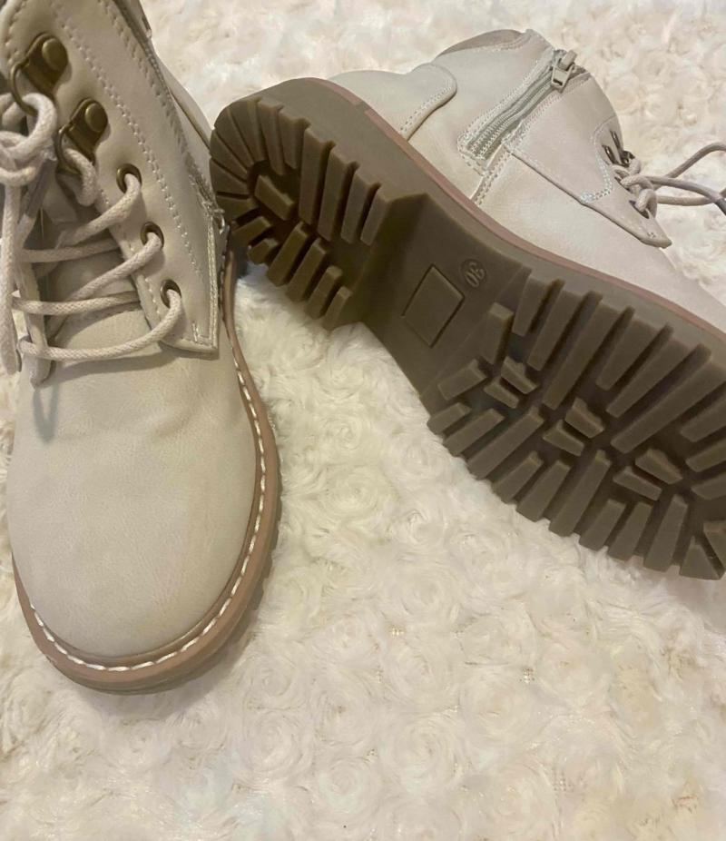 Botas beige con cierre lateral - 2