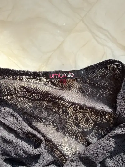 Top de encaje negro - miniatura 4