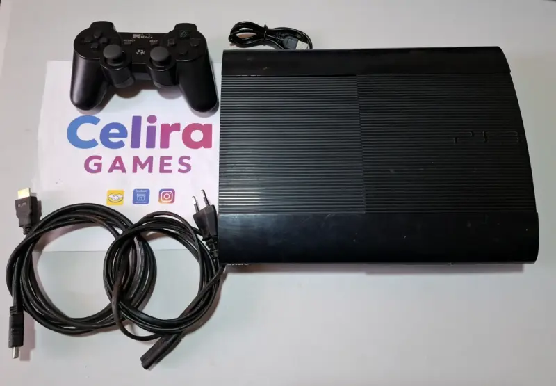 Consola PS3 con hen control y cables