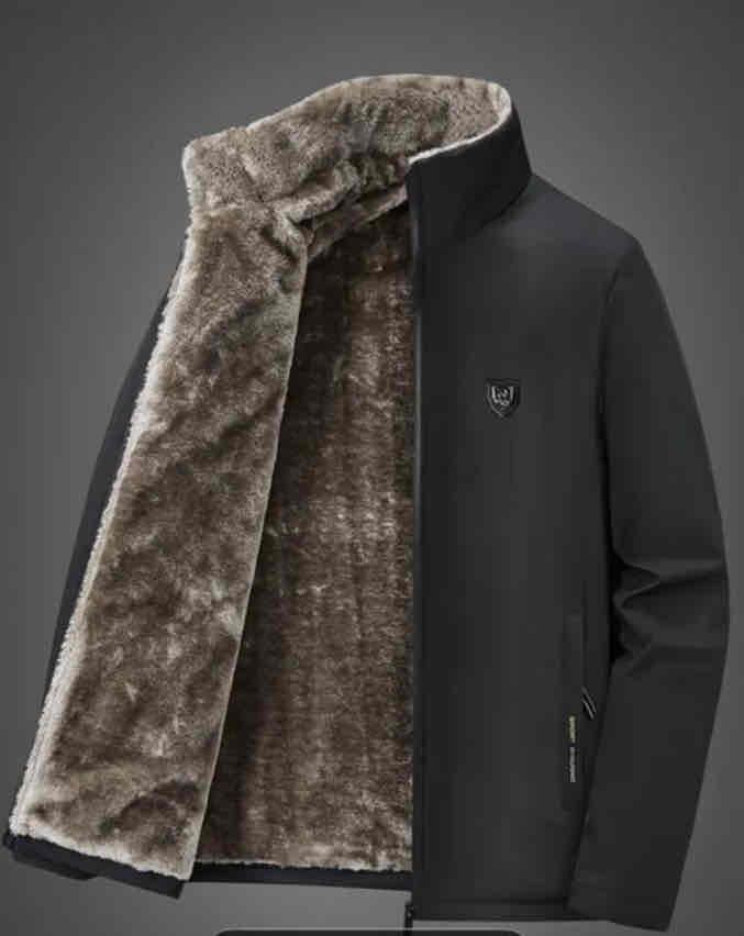 Chaqueta negra con interior peluche - 1