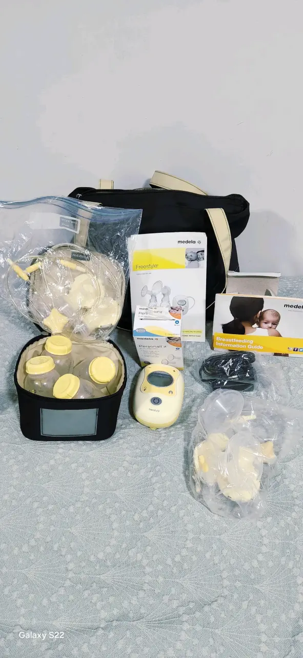 Extractor de leche Medela Freestyle con accesorios
