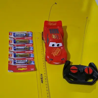 Auto a control remoto Rayo McQueen Con Pilas - miniatura 2