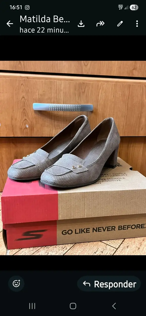 Zapatos de tacón gris elegante - 1