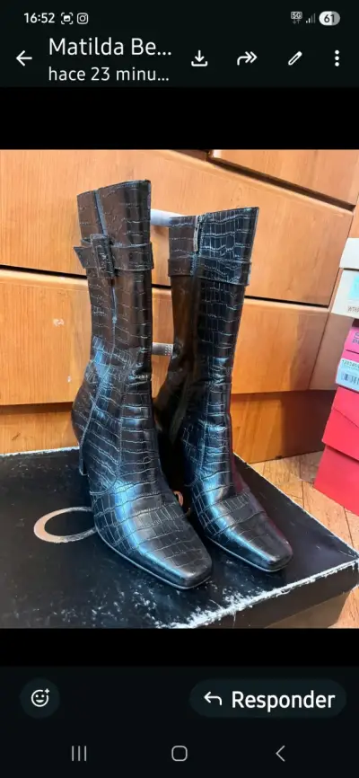 Botines negros con textura - miniatura 1