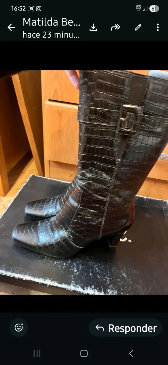 Botines negros con textura - 3