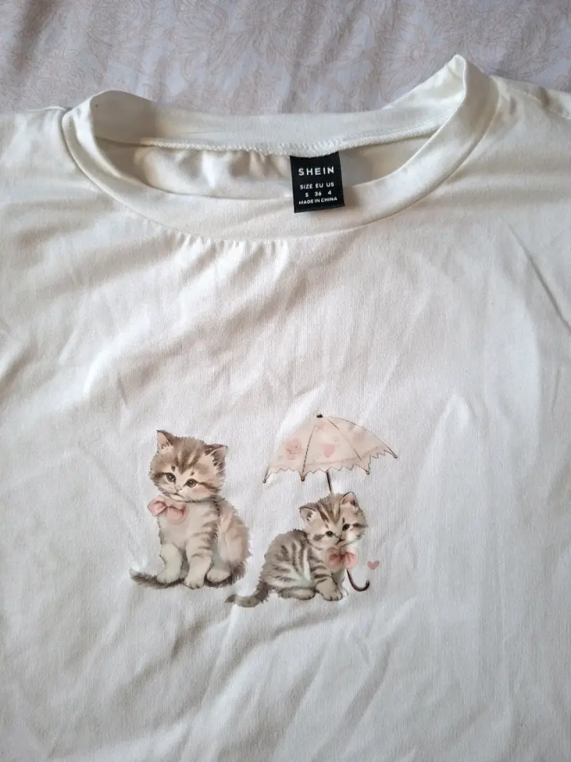 Polera blanca con gatitos - 2