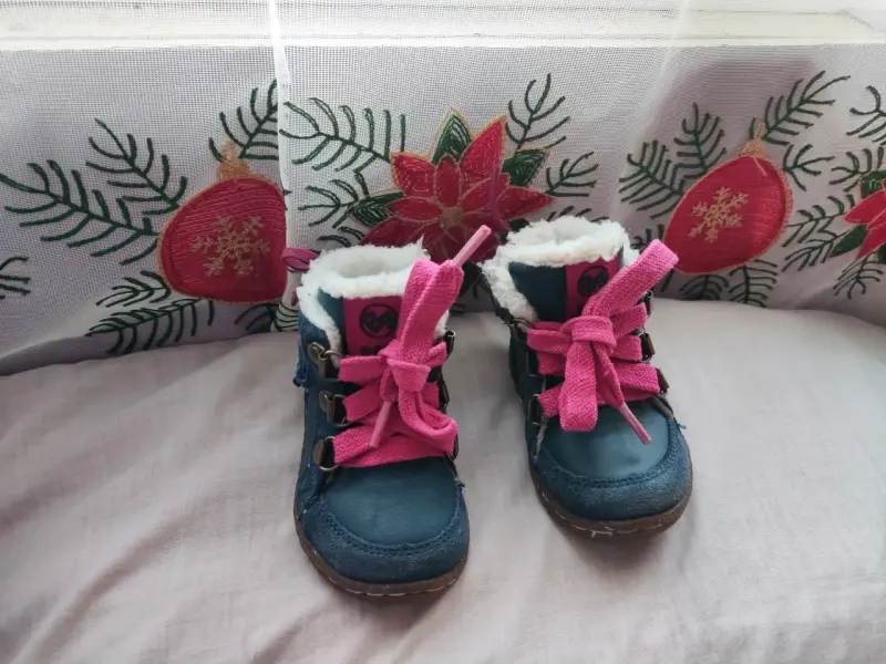 Botas infantiles azul con rosado - 1