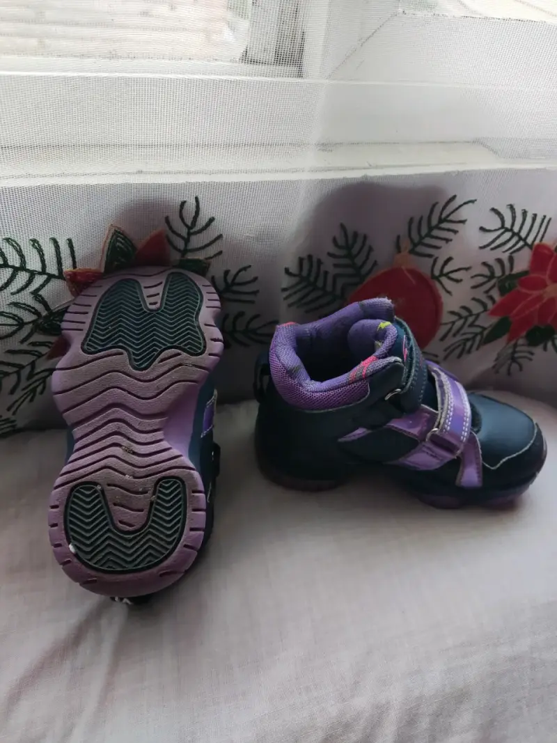 Zapatillas infantil azul con morado - 4